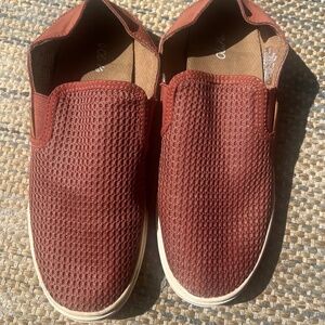 OluKai Pehuea Women's Breathable Slip-On Sneakers